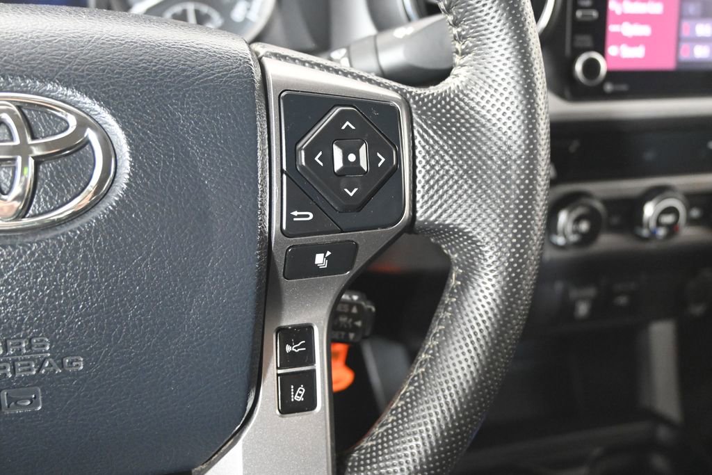 Used 2020 Toyota Tacoma SR5 AWD/4WD image 33