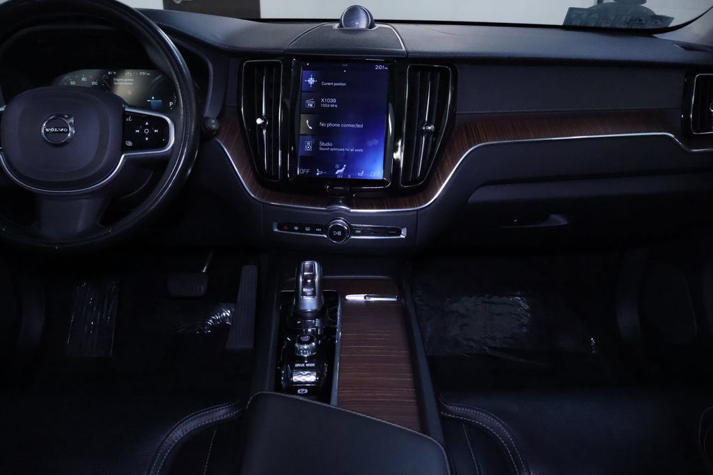 Used 2019 Volvo XC60 T8 Inscription w/ Advanced Package AWD/4WD image 18