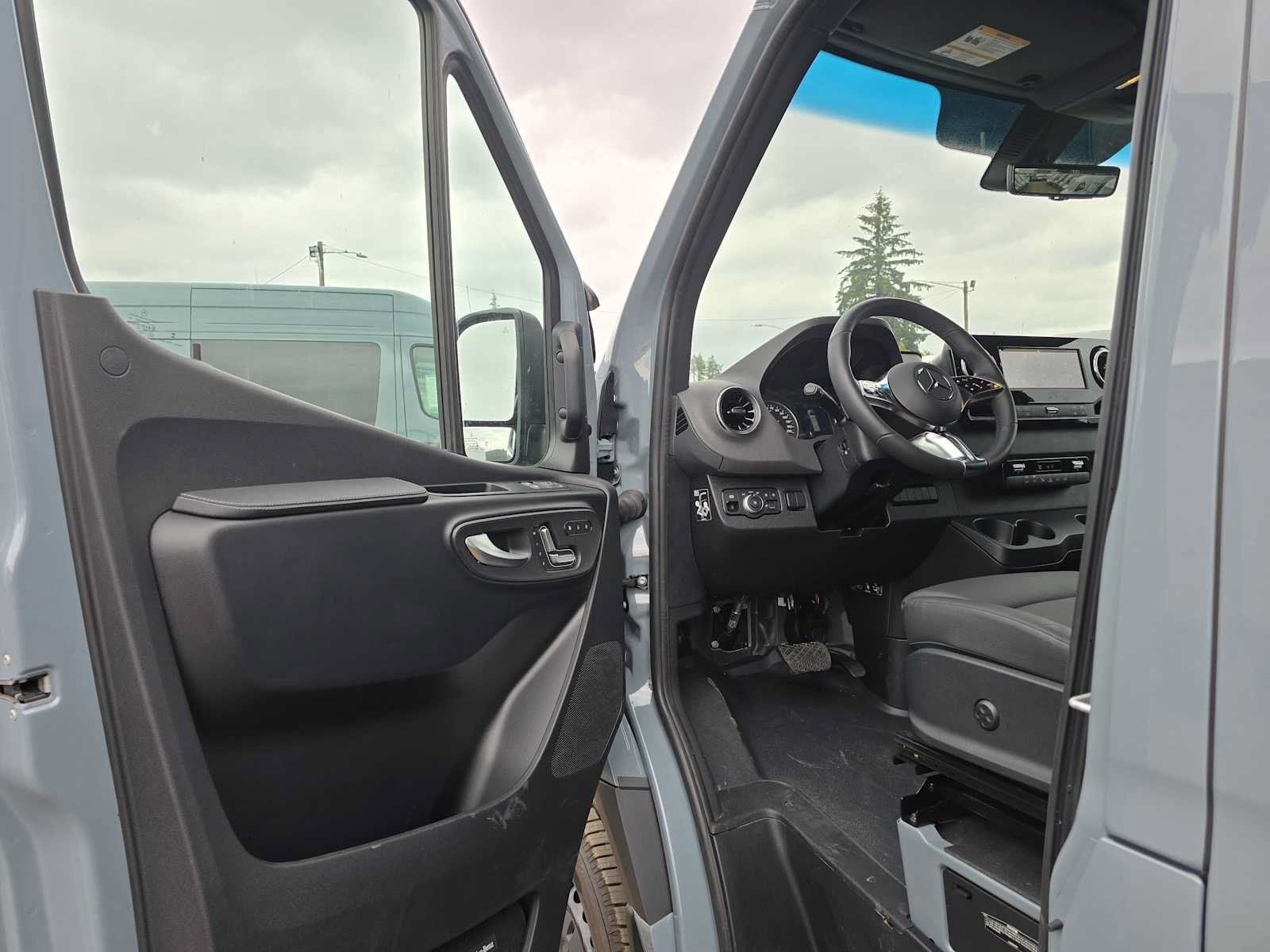 Used 2026 Mercedes-Benz Sprinter 2500 image 20
