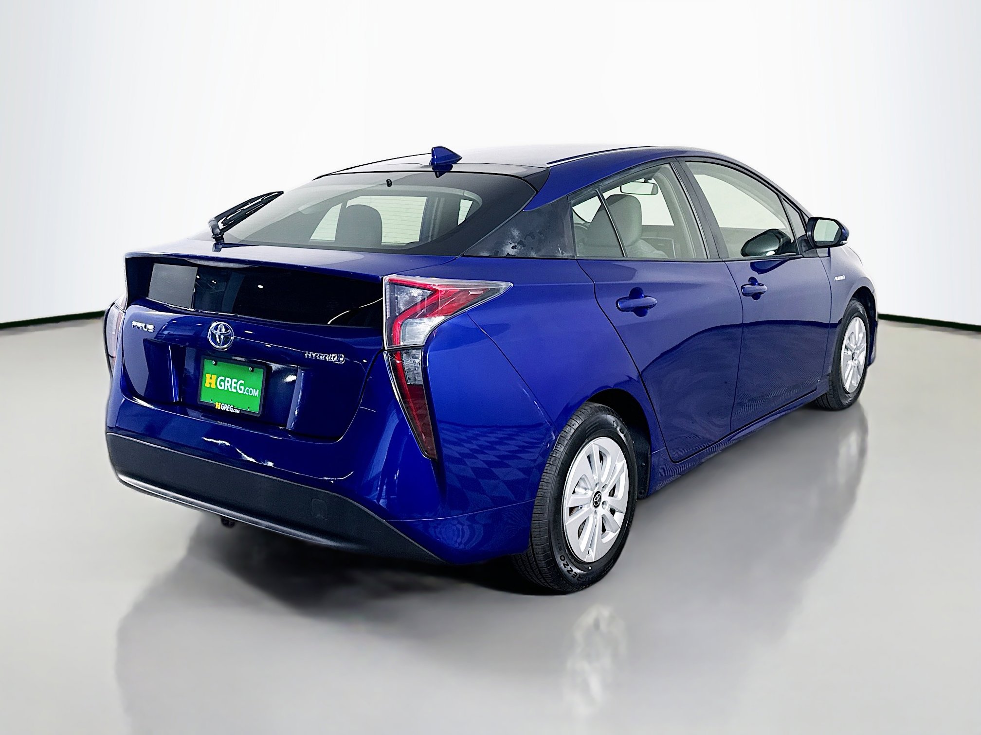 Used 2016 Toyota Prius Two image 10