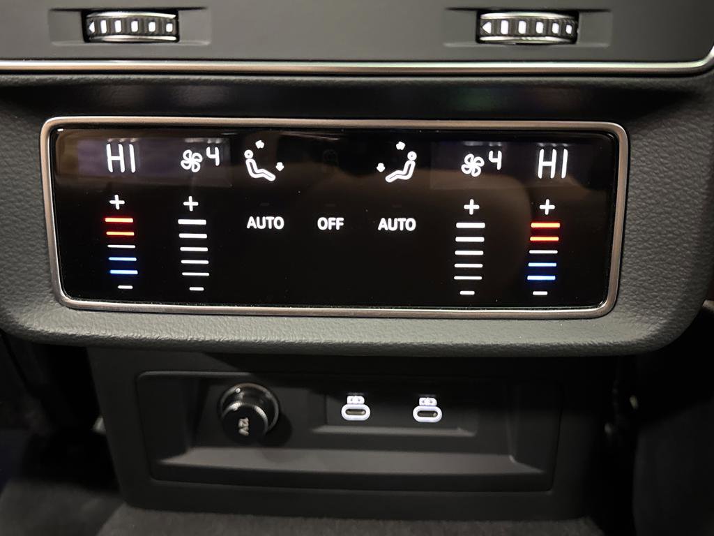 Used 2023 Audi RS Q8 w/ Black Optic Package image 32