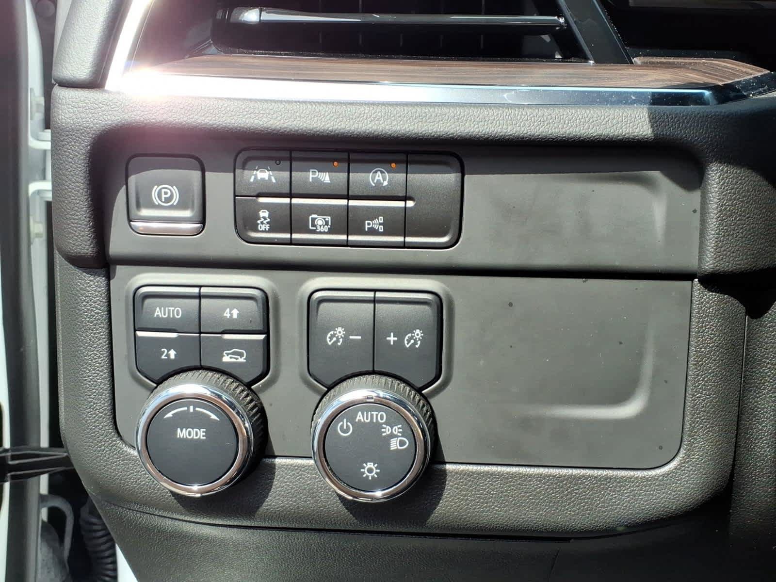 Certified 2025 Chevrolet Tahoe LS AWD/4WD image 11