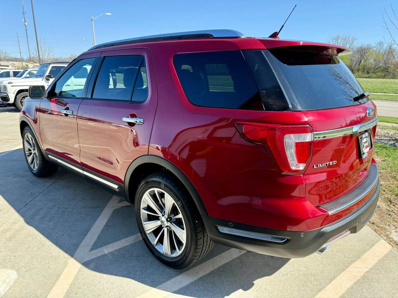 Used 2018 Ford Explorer Limited w/ Equipment Group 301A AWD/4WD image 6