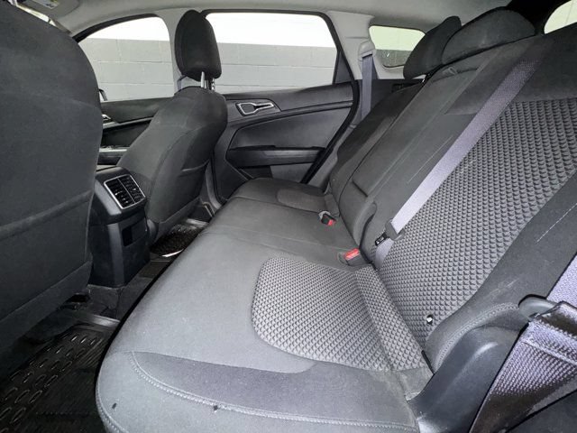 Used 2023 Kia Sportage LX AWD/4WD image 8