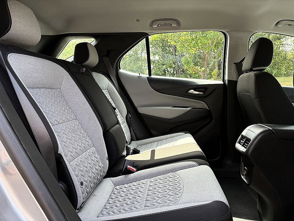 Used 2024 Chevrolet Equinox LS FWD image 12