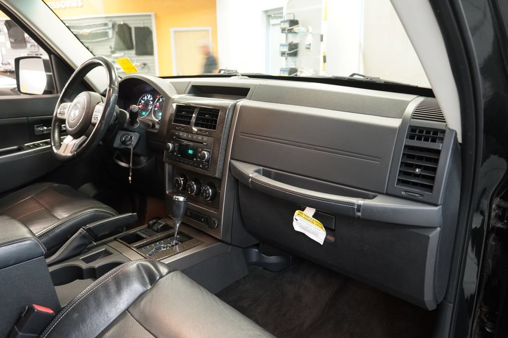 Used 2012 Jeep Liberty Limited Jet w/ Comfort/Convenience Group AWD/4WD image 36