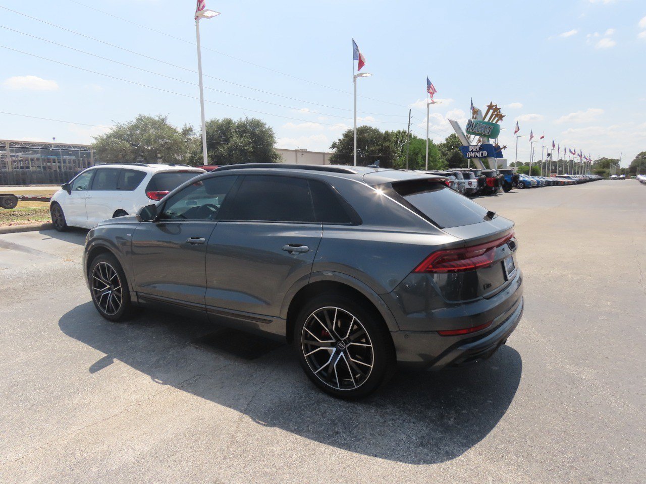 Used 2021 Audi Q8 Premium Plus AWD/4WD image 17