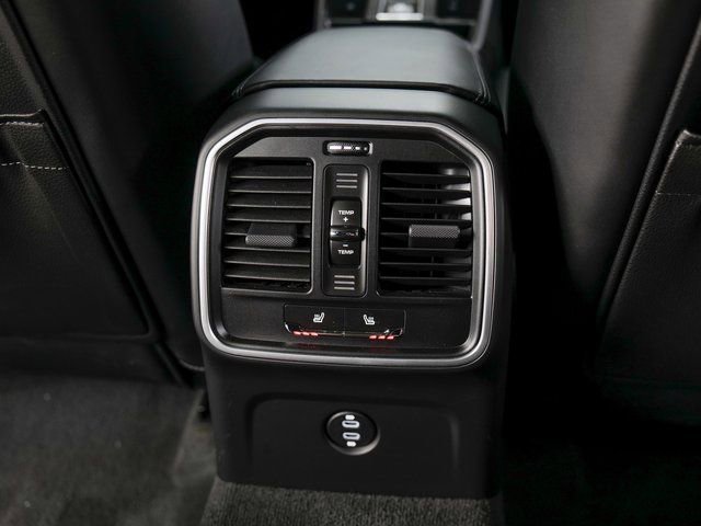 Certified 2026 Porsche Macan AWD/4WD image 25