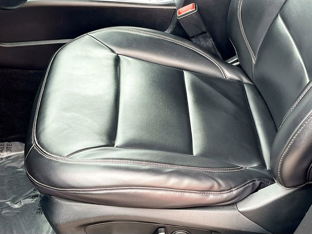 Used 2021 Ford Explorer XLT w/ Equipment Group 202A image 20