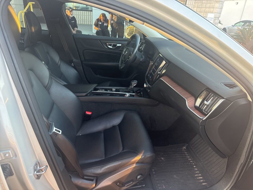 Used 2019 Volvo S60 T5 Momentum w/ Multimedia Package image 18