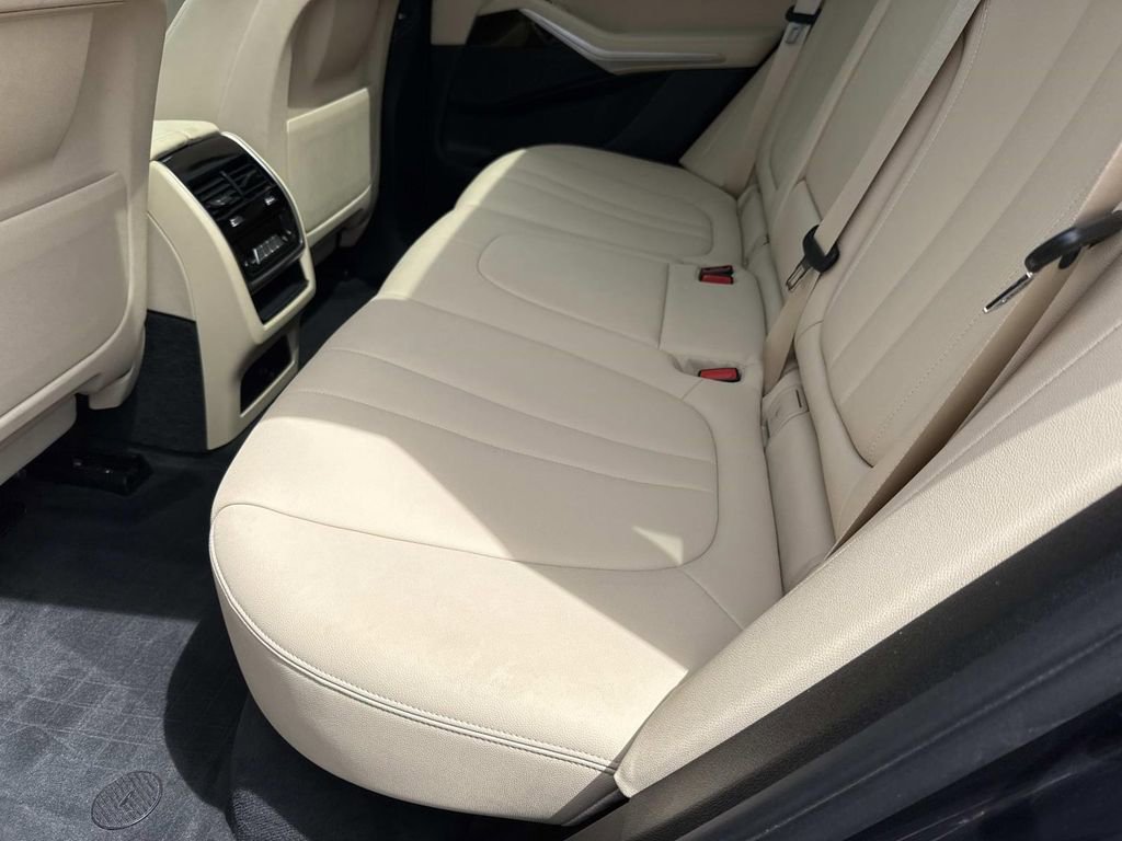 Used 2020 BMW X5 xDrive40i w/ Premium Package image 14
