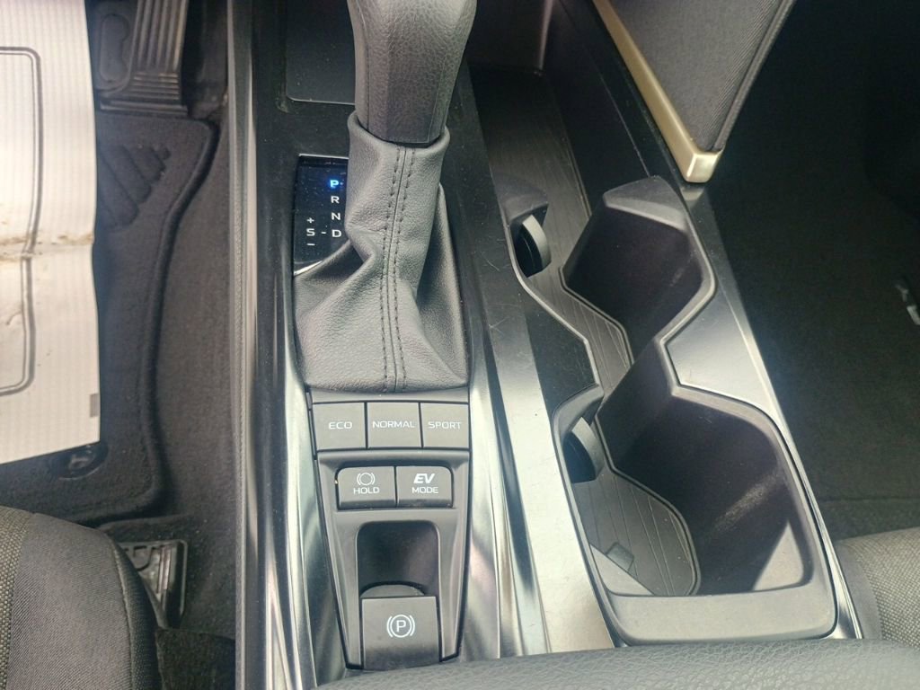 Used 2025 Toyota Camry LE w/ Convenience Package AWD/4WD image 16