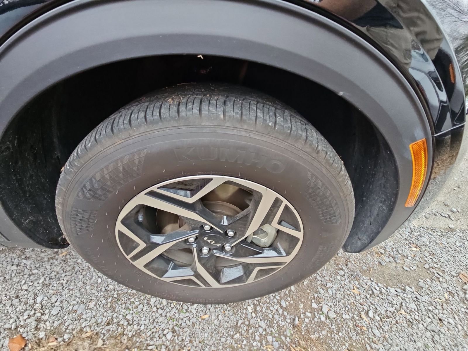 Used 2025 Kia Sportage LX image 9