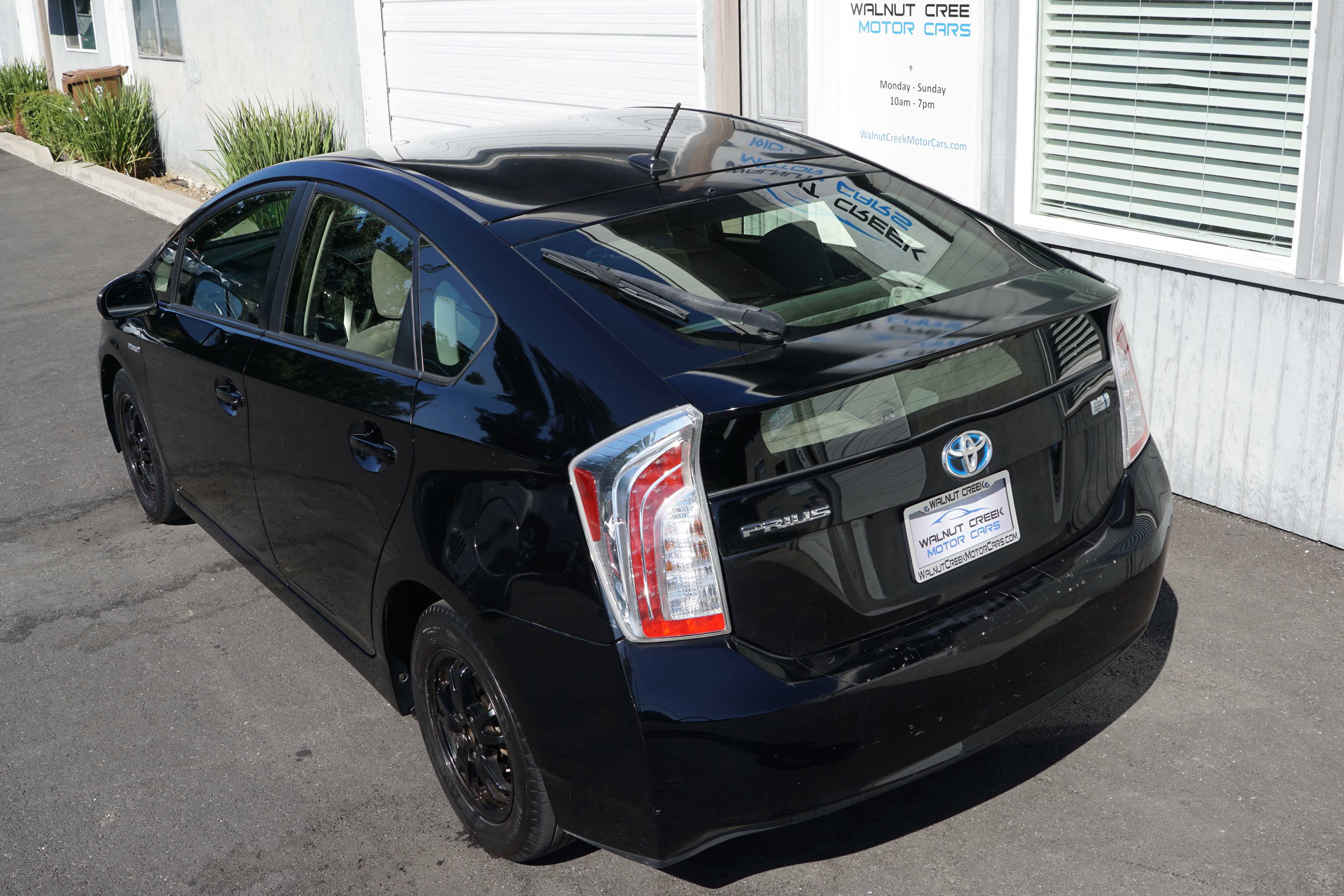 Used 2013 Toyota Prius Three image 16