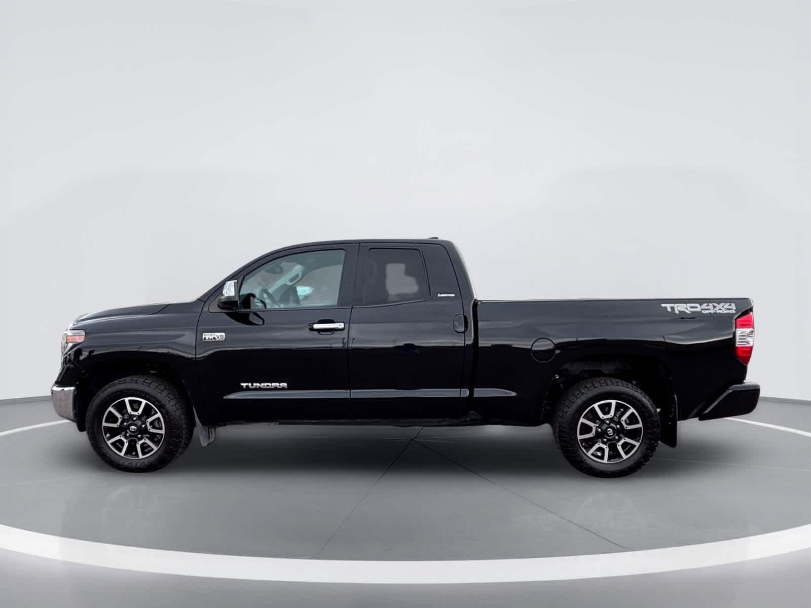 Used 2021 Toyota Tundra Limited w/ Limited Premium Package AWD/4WD image 4