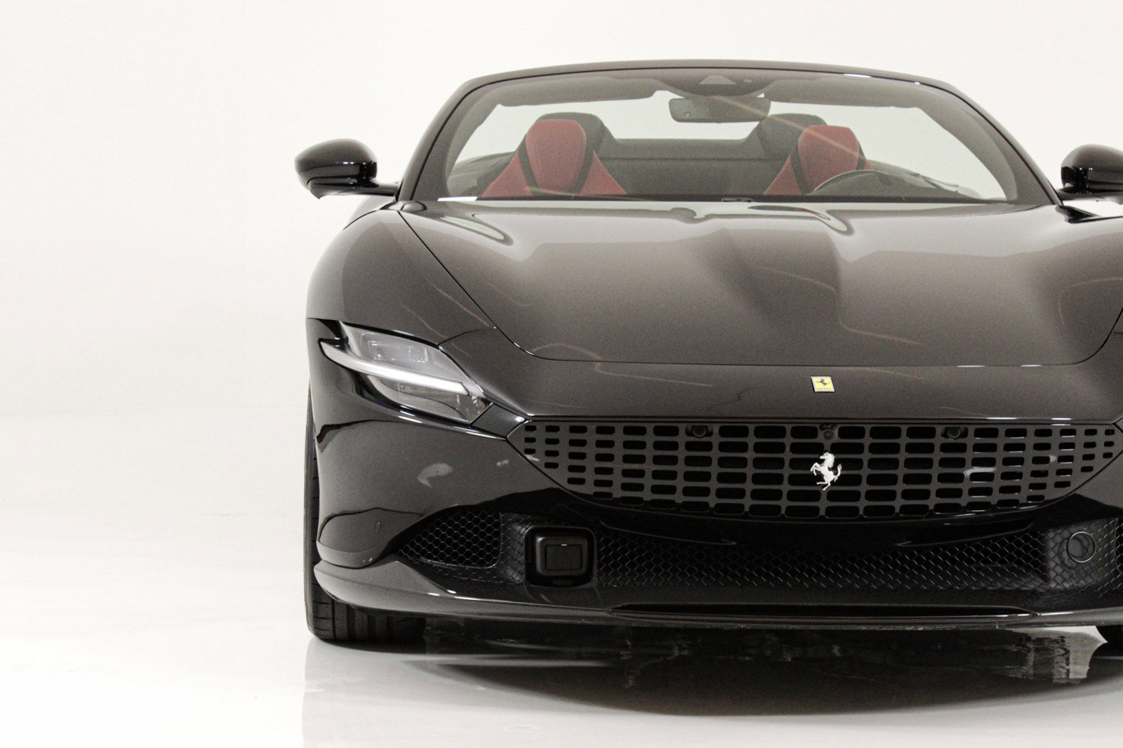 Certified 2024 Ferrari Roma Spider RWD image 21