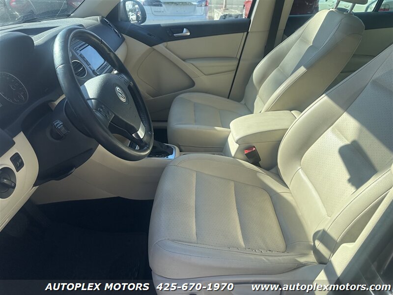 Used 2010 Volkswagen Tiguan S AWD/4WD image 9