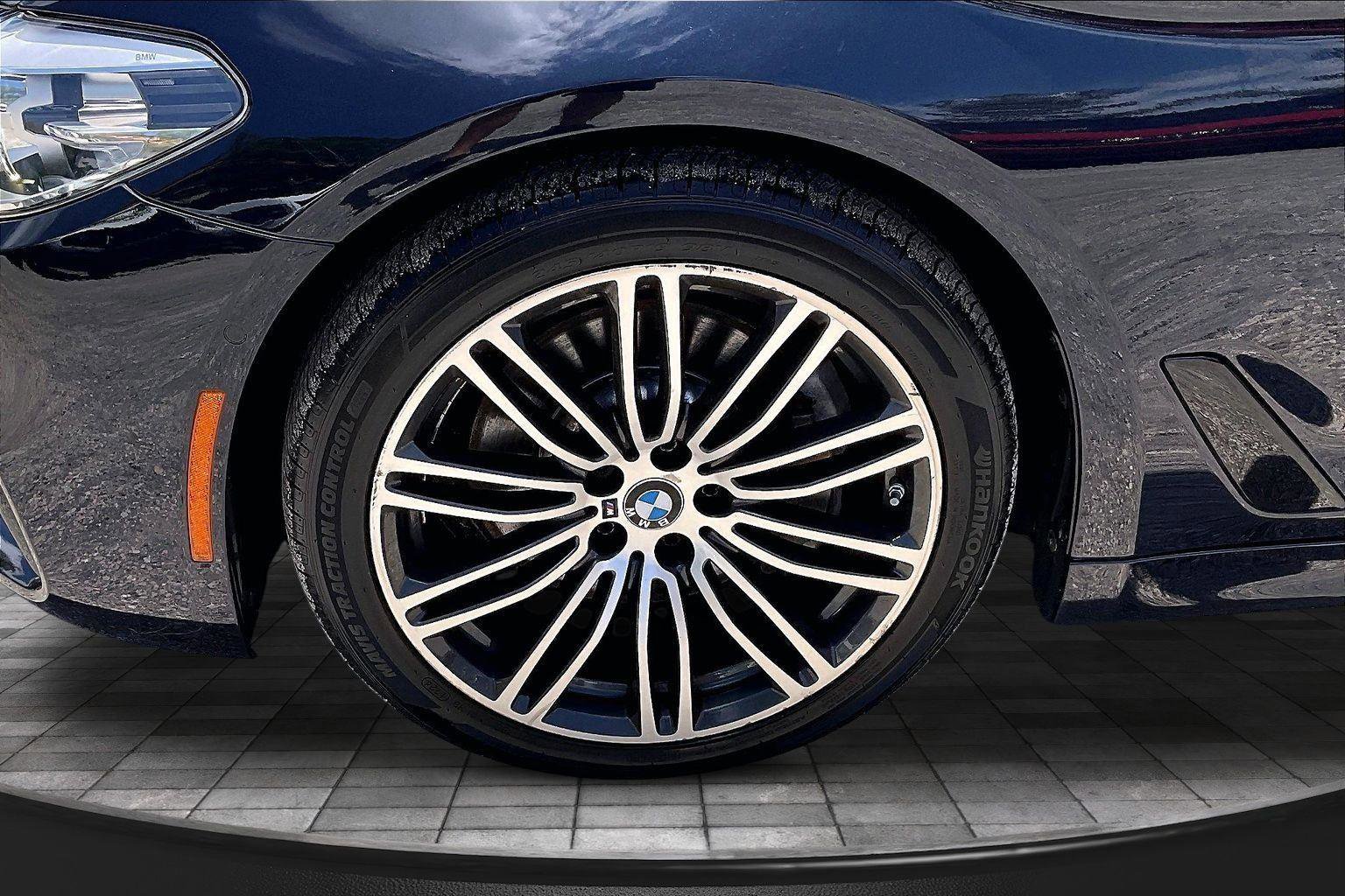 Used 2018 BMW 540i xDrive image 35