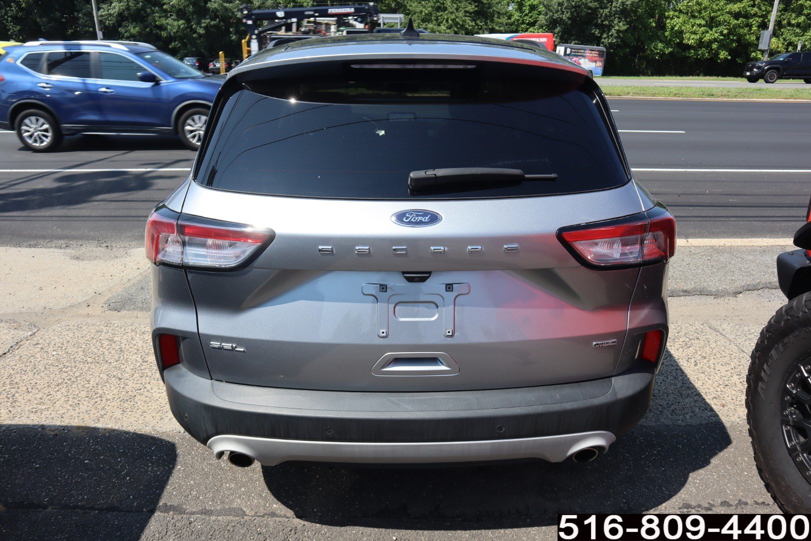 Used 2022 Ford Escape SEL w/ Technology Package FWD image 4