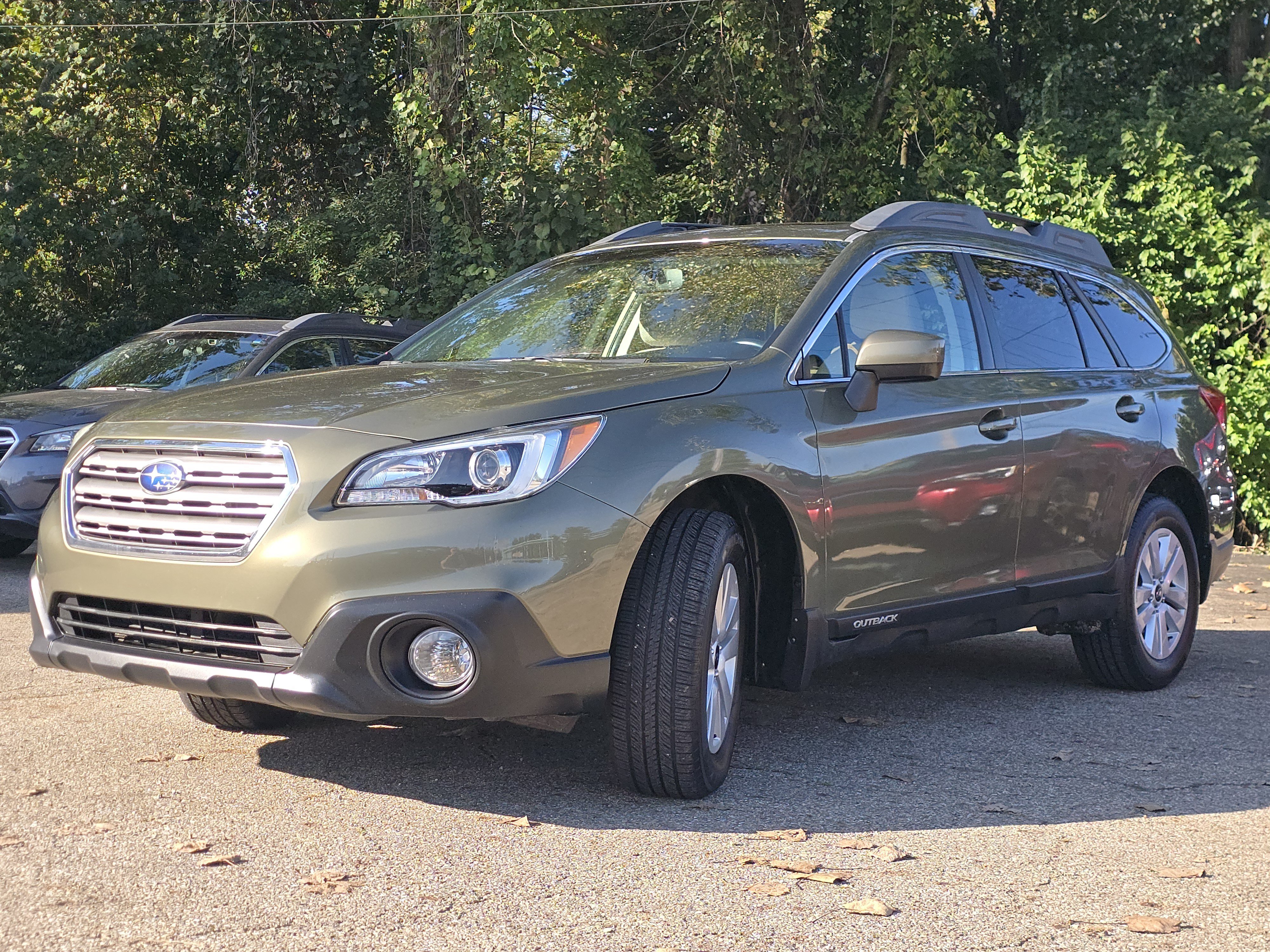 Used 2015 Subaru Outback 2.5i Premium AWD/4WD image 3