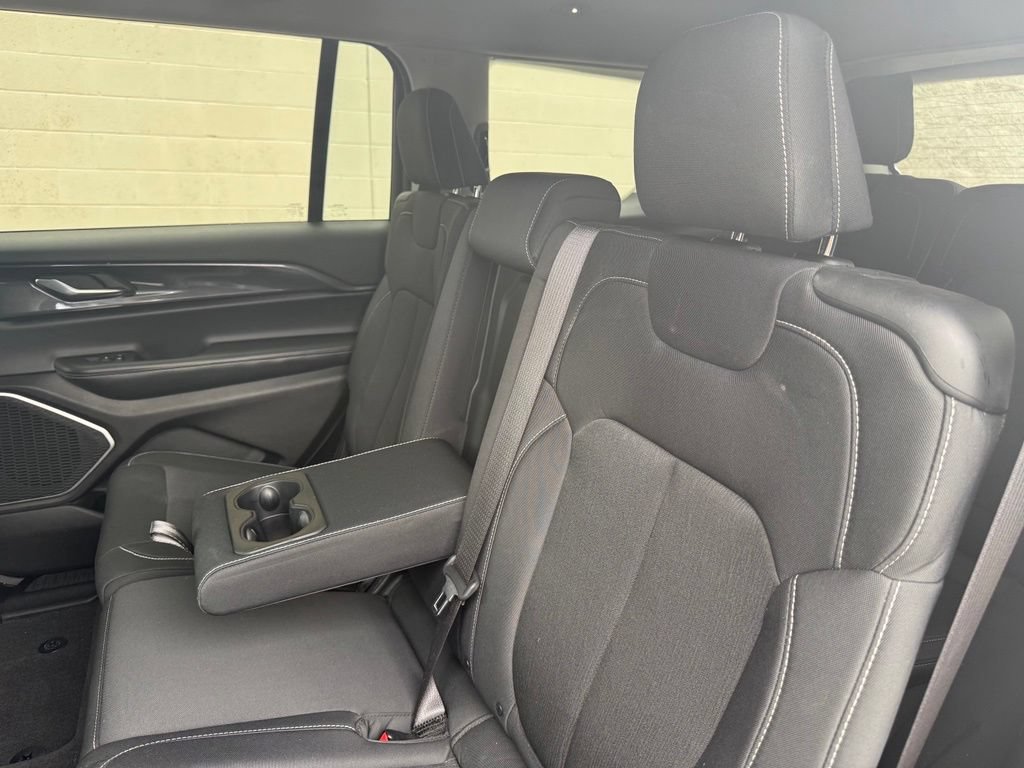 Used 2021 Jeep Grand Cherokee L Laredo w/ Luxury Tech Group I AWD/4WD image 27