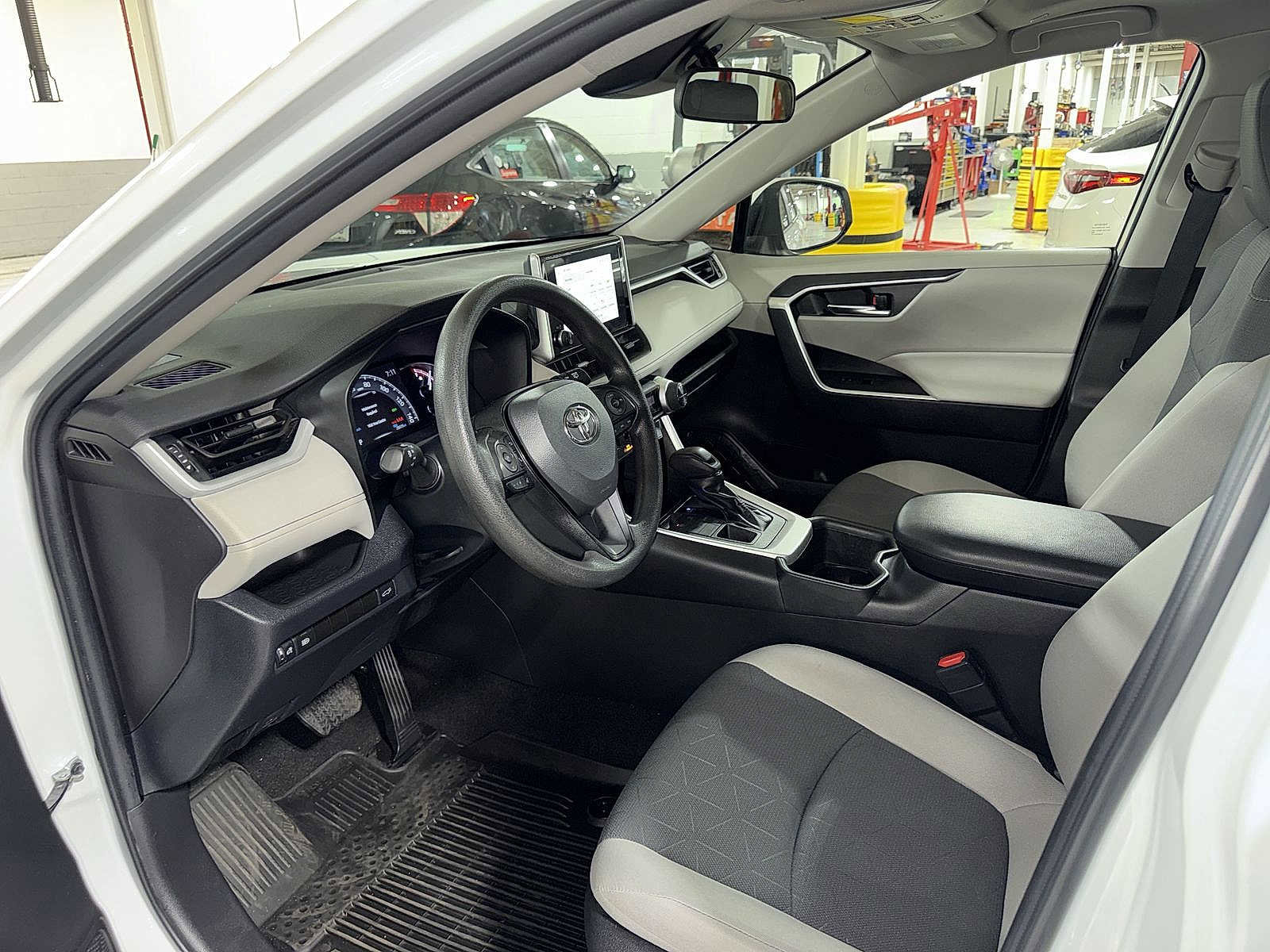 Certified 2023 Toyota RAV4 XLE w/ Convenience Package AWD/4WD image 29