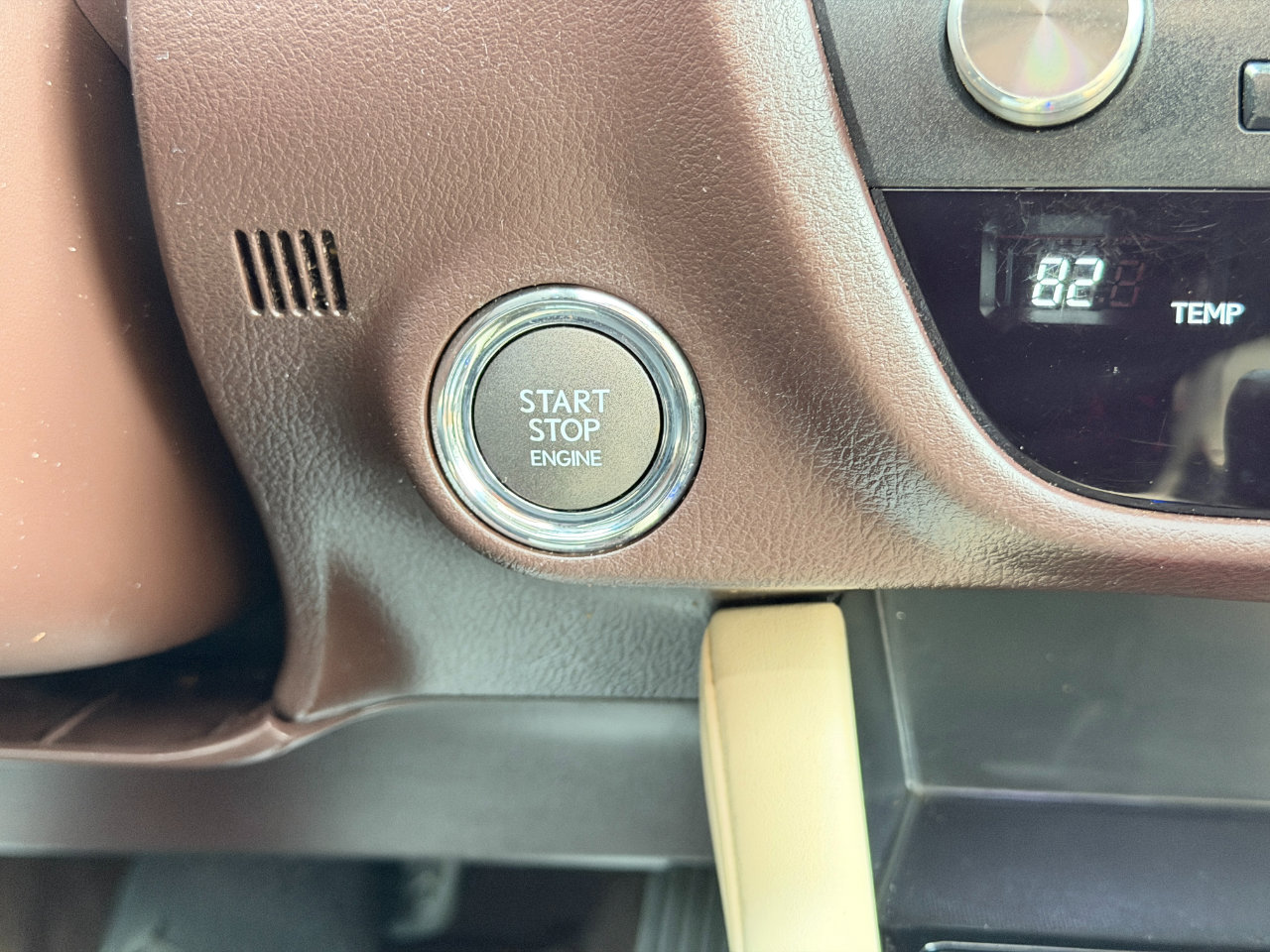 Used 2018 Lexus RX 350L Luxury image 21