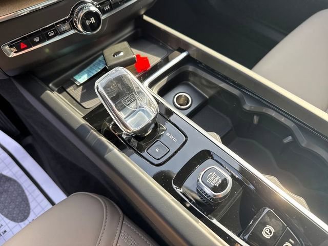 Used 2026 Volvo XC60 B5 Plus w/ Protection Package Premier image 30