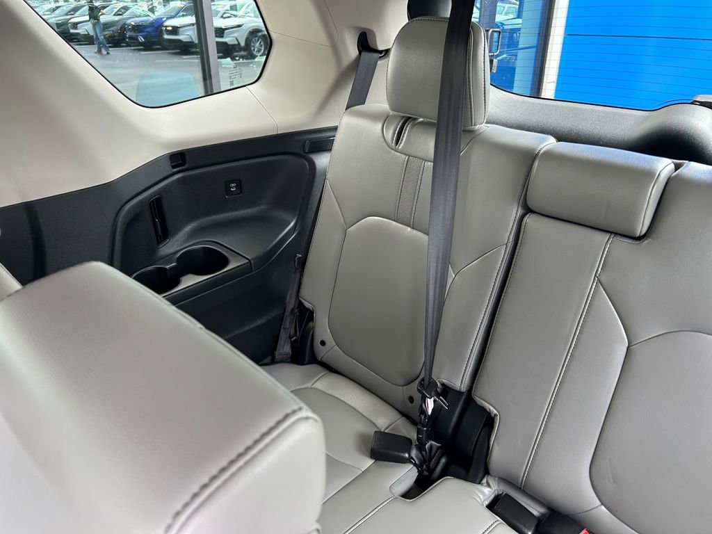 Certified 2025 Honda Pilot EX-L image 18