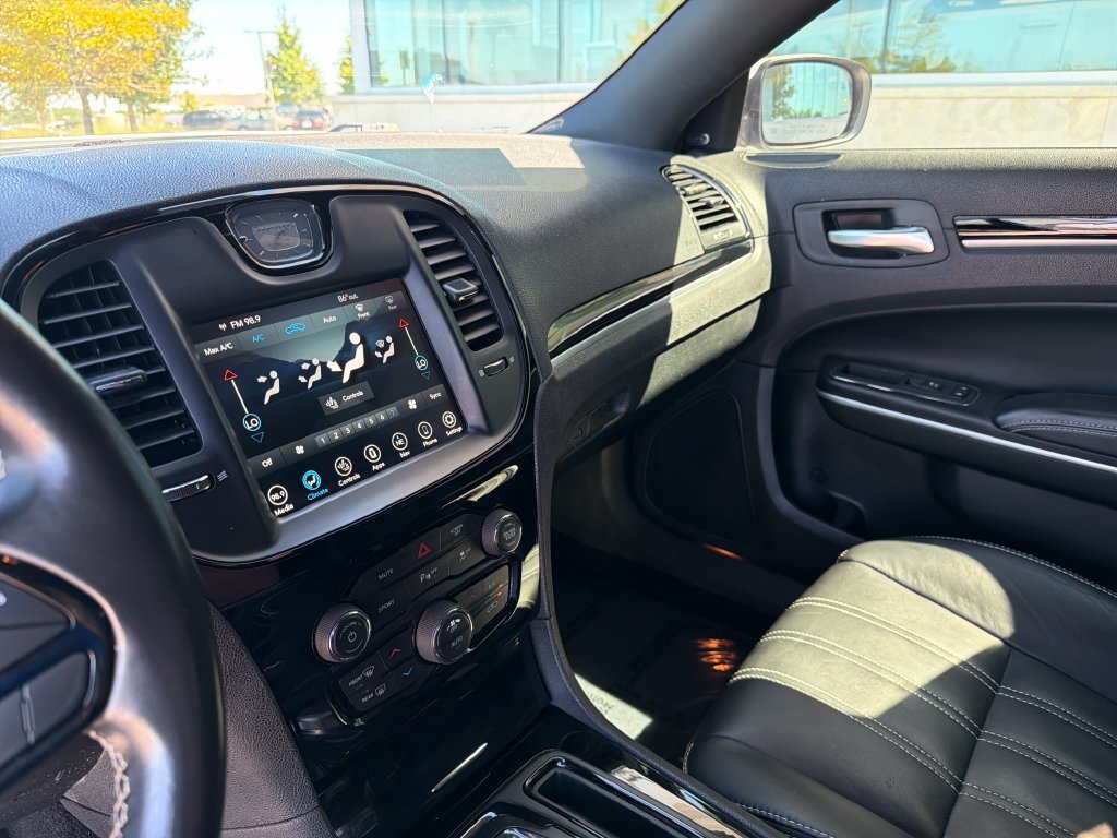 Used 2022 Chrysler 300 S RWD image 21