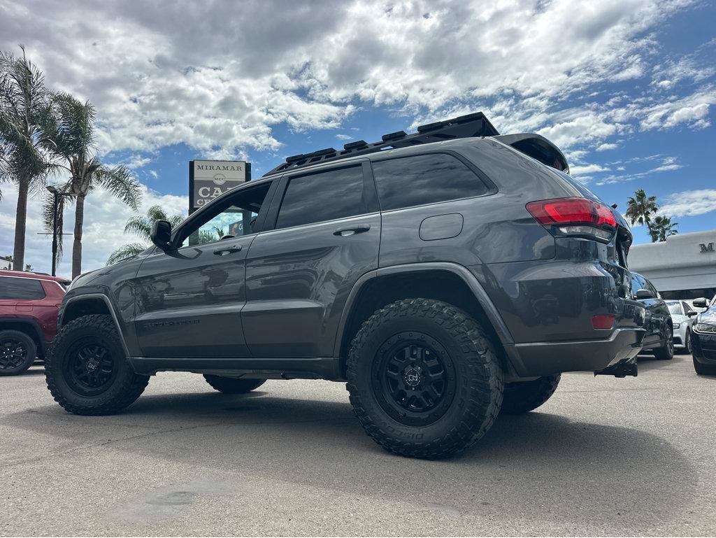 Used 2017 Jeep Grand Cherokee Altitude AWD/4WD image 3