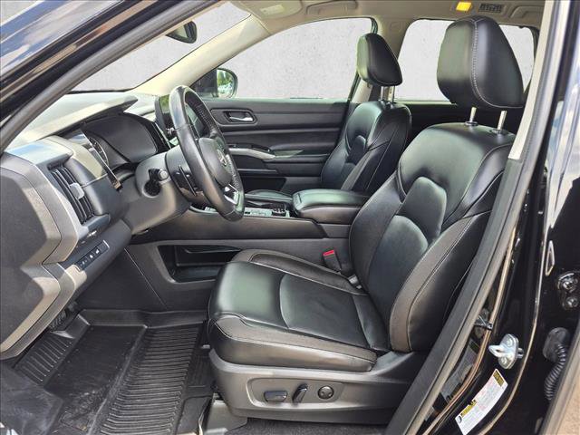 Used 2022 Nissan Pathfinder SL AWD/4WD image 16