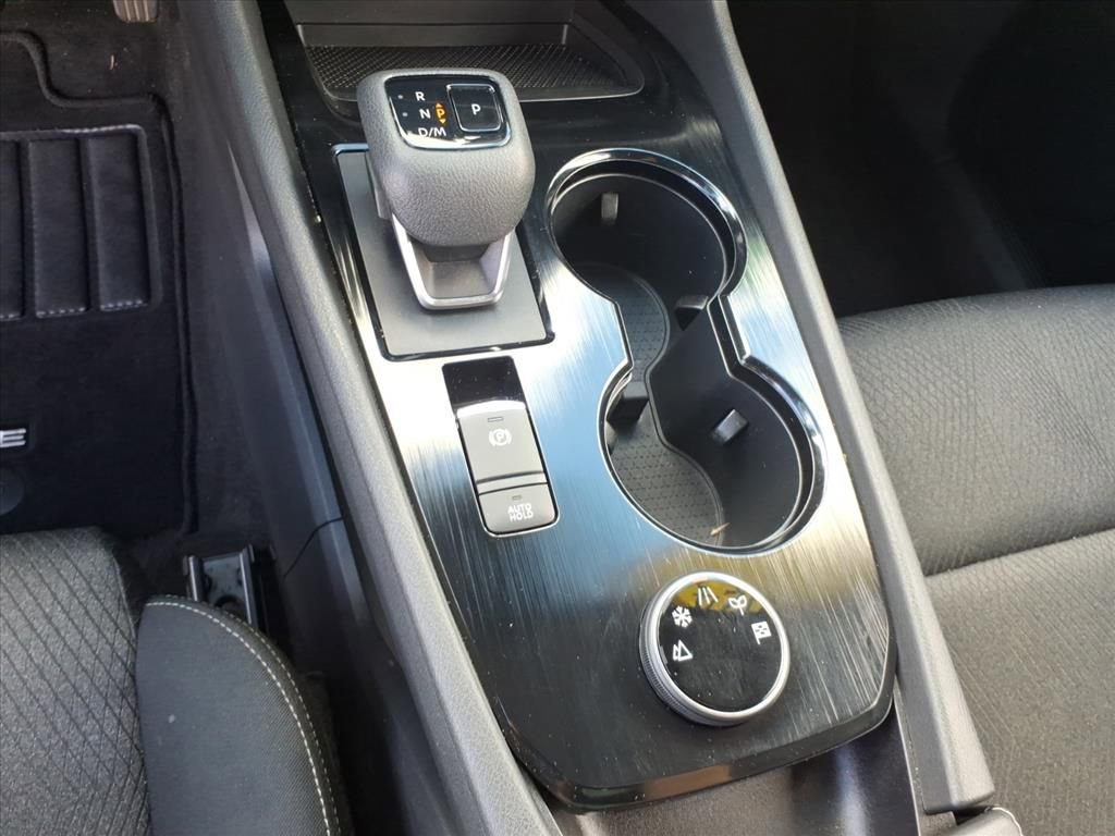 Used 2024 Nissan Rogue SV image 37