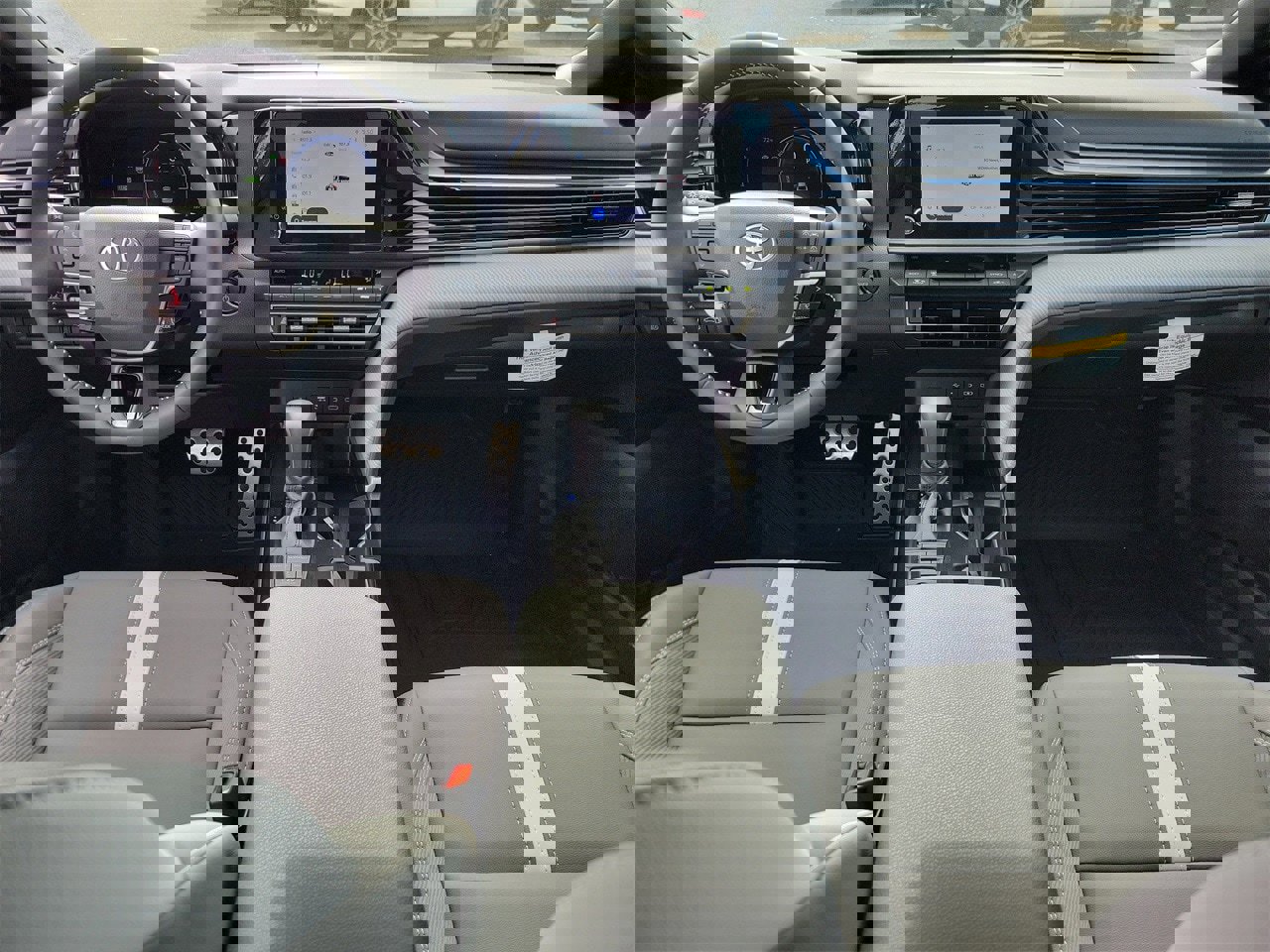 Used 2026 Toyota Camry SE image 13