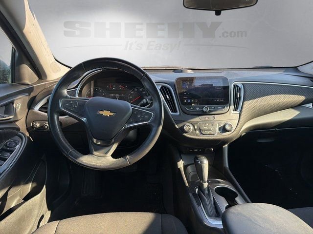 Used 2019 Chevrolet Malibu RS image 3