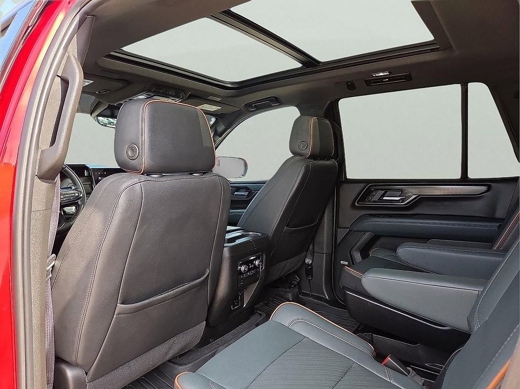 Used 2025 GMC Yukon AT4 w/ AT4 Premium Package image 13
