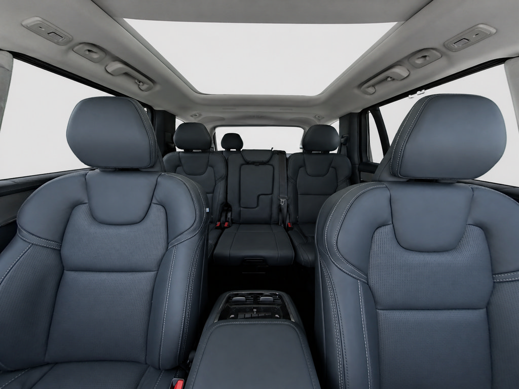 Certified 2026 Volvo XC90 B6 Ultra AWD/4WD image 16