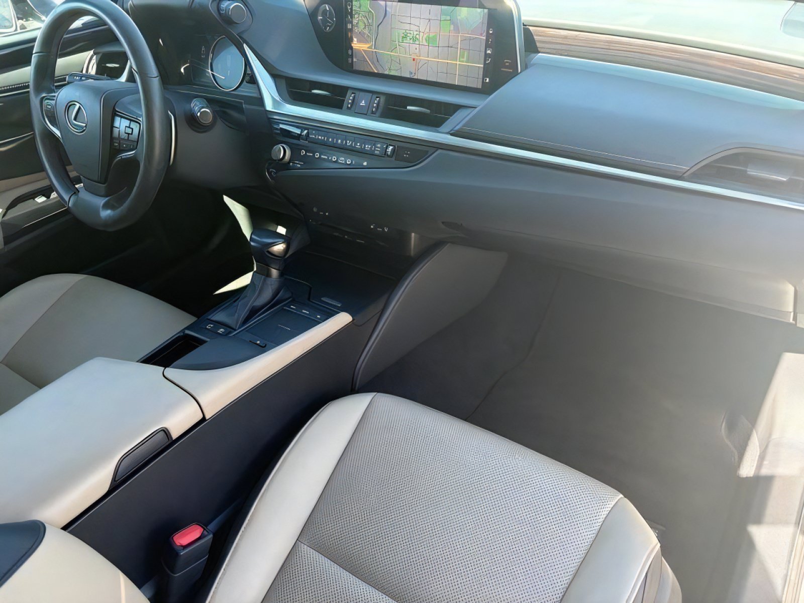 Used 2021 Lexus ES 300h w/ Premium Package FWD image 11