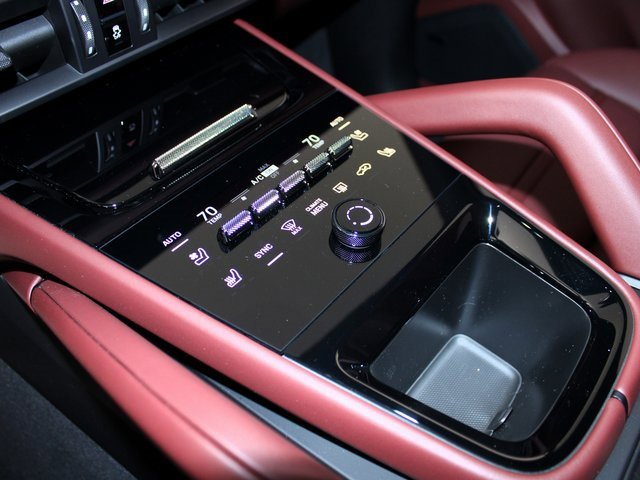 New 2026 Porsche Cayenne S image 15
