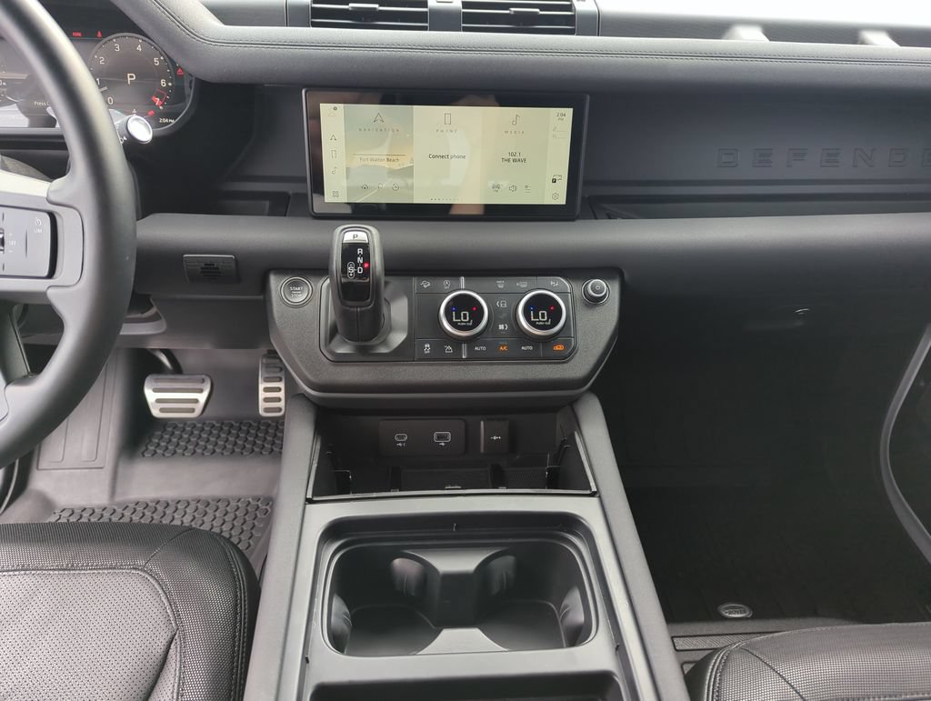 Used 2023 Land Rover Defender 90 X-Dynamic SE AWD/4WD image 19
