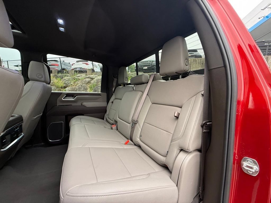 Used 2025 GMC Sierra 2500 SLT w/ SLT Premium Package AWD/4WD image 51