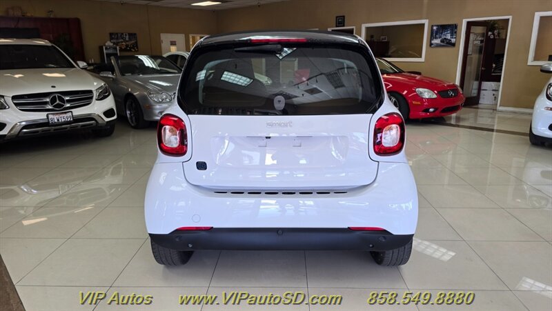 Used 2018 smart fortwo electric drive RWD image 9