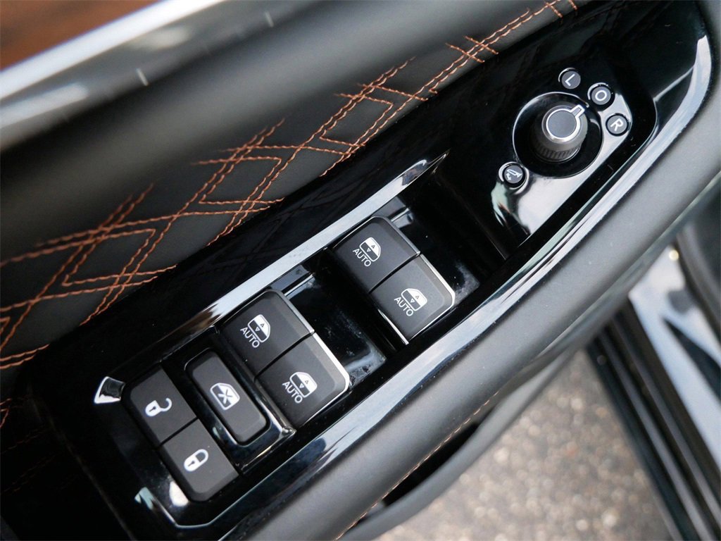 Used 2022 Jeep Grand Cherokee Summit w/ Advanced Protech Group IV image 13