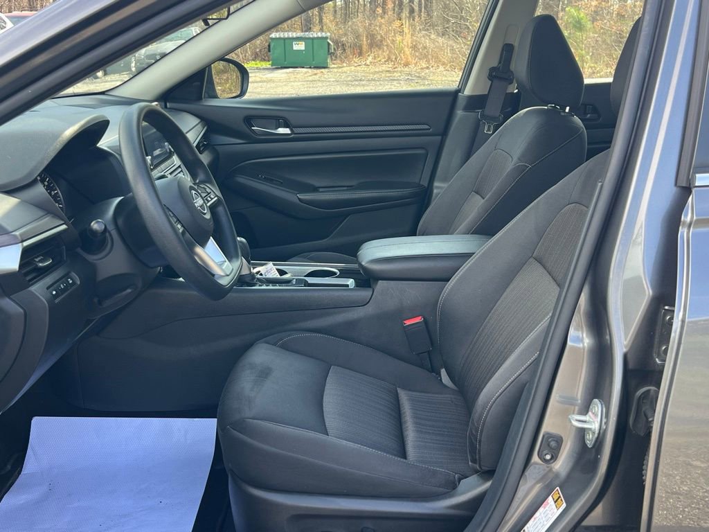 Used 2024 Nissan Altima 2.5 SV image 10