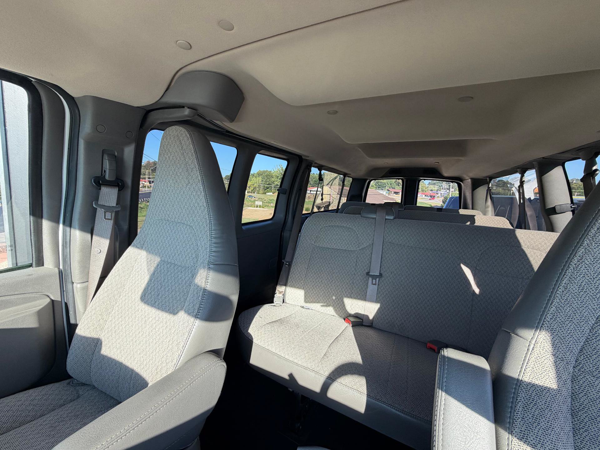 Used 2025 GMC Savana 3500 LT w/ LT Preferred Equipment Group RWD image 10