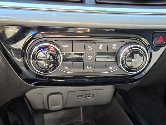 Certified 2025 Chevrolet Trax LT w/ LT Convenience Package image 33