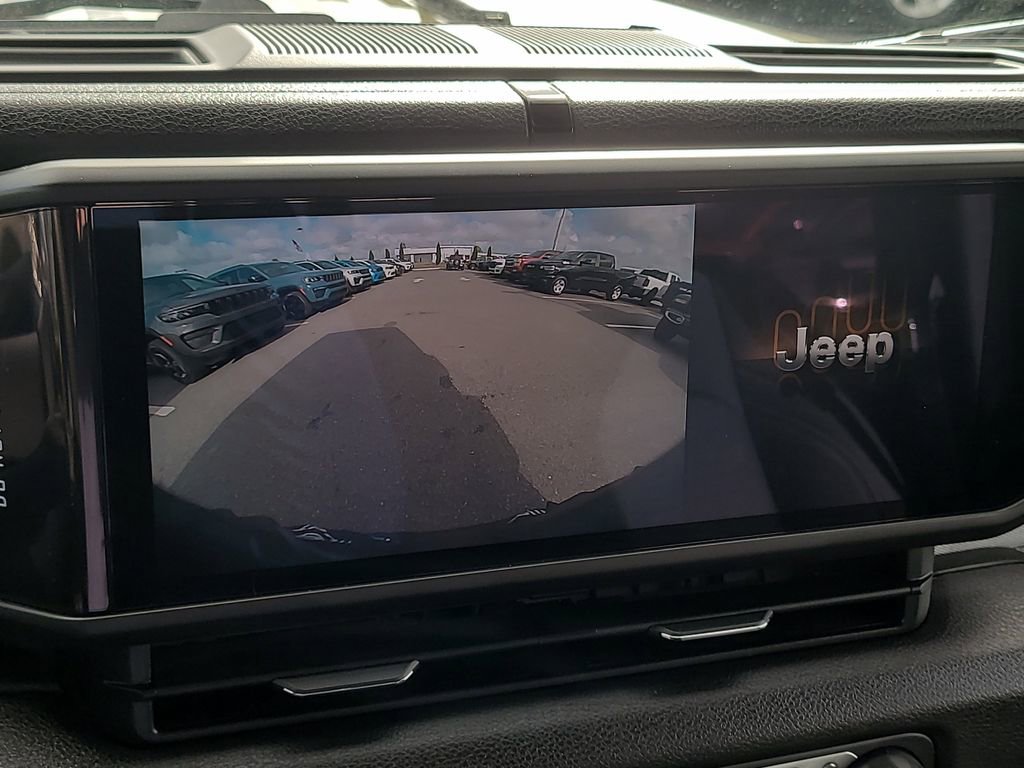 Used 2025 Jeep Wrangler Sport image 15