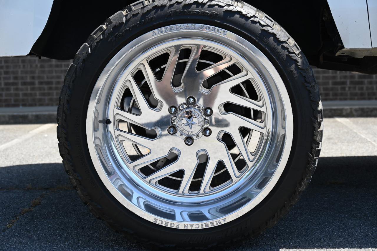 Used 2019 Chevrolet Suburban LT AWD/4WD image 50