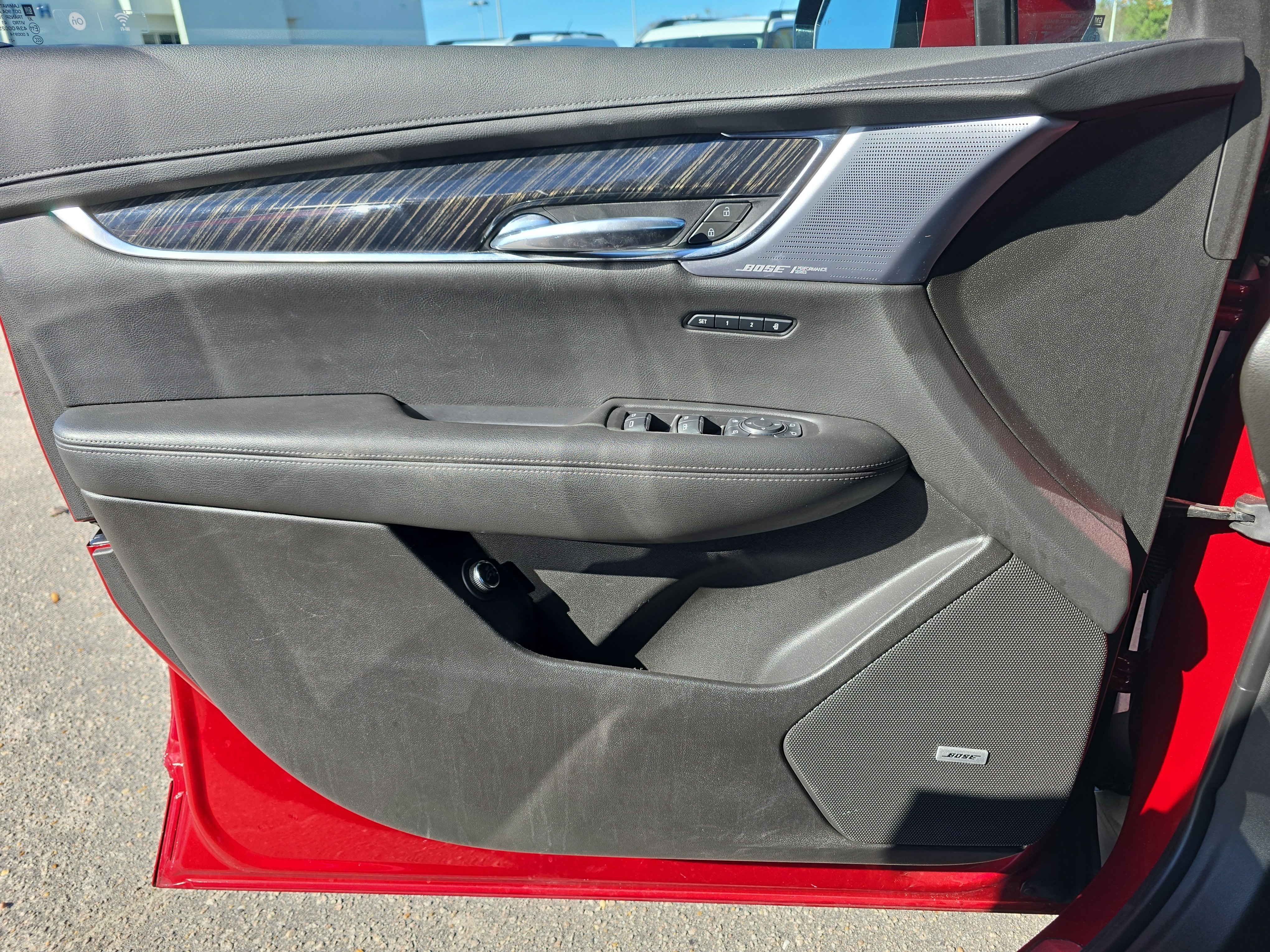 Used 2023 Cadillac XT6 Premium Luxury image 29