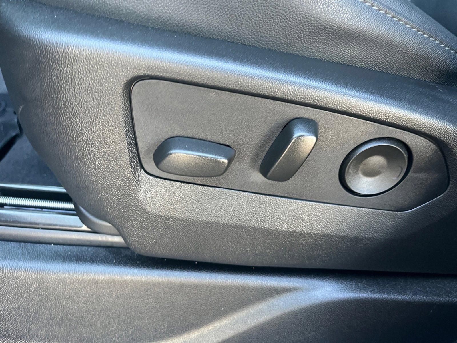 Used 2024 Chevrolet Tahoe LT w/ Luxury Package image 15